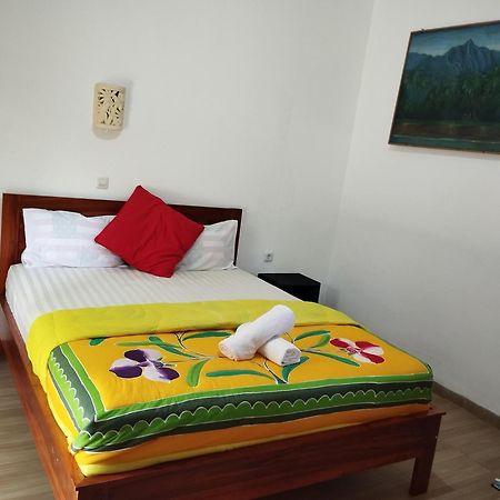 Tunjung Guest House Lovina Beach 불레렝 외부 사진
