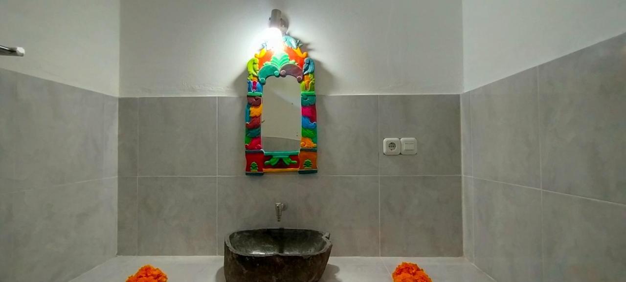Tunjung Guest House Lovina Beach 불레렝 외부 사진
