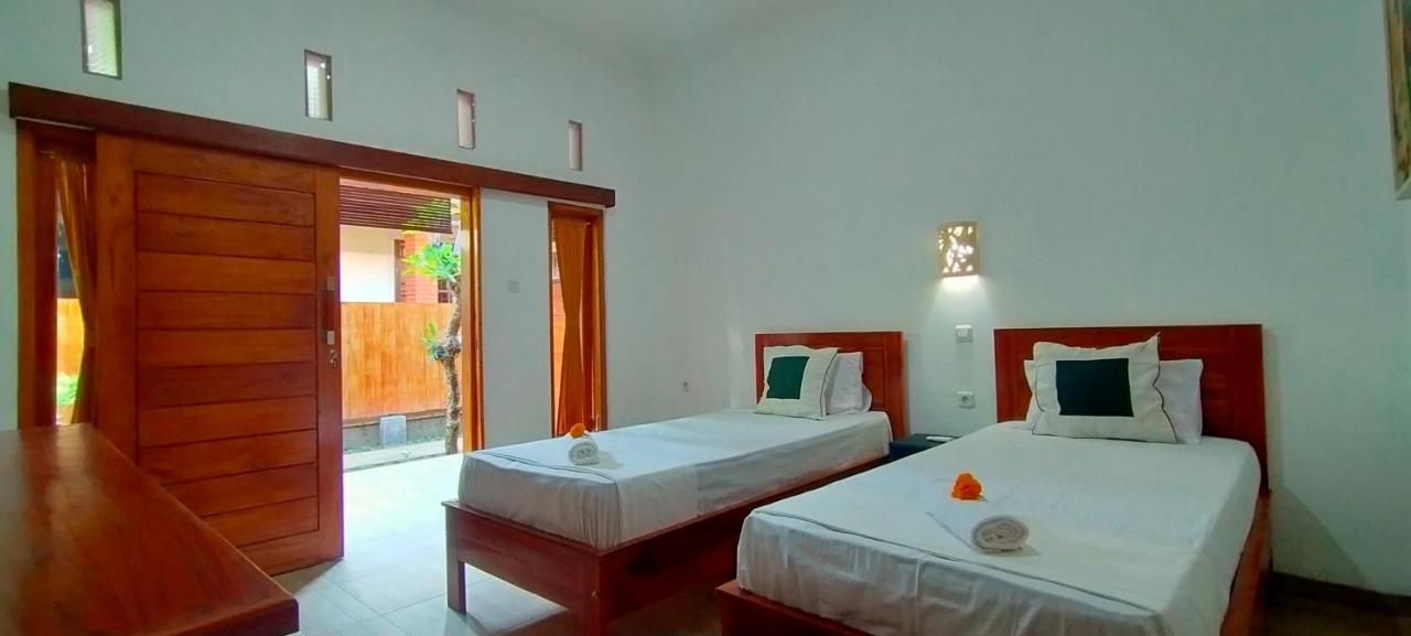 Tunjung Guest House Lovina Beach 불레렝 외부 사진