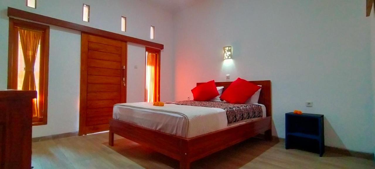 Tunjung Guest House Lovina Beach 불레렝 외부 사진