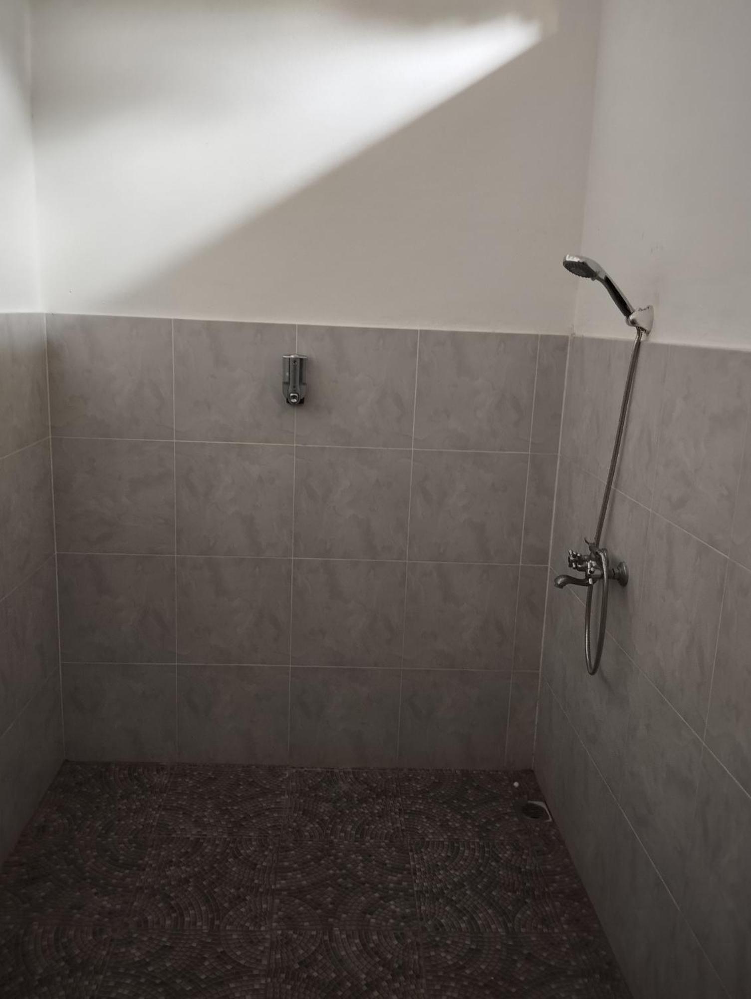 Tunjung Guest House Lovina Beach 불레렝 객실 사진