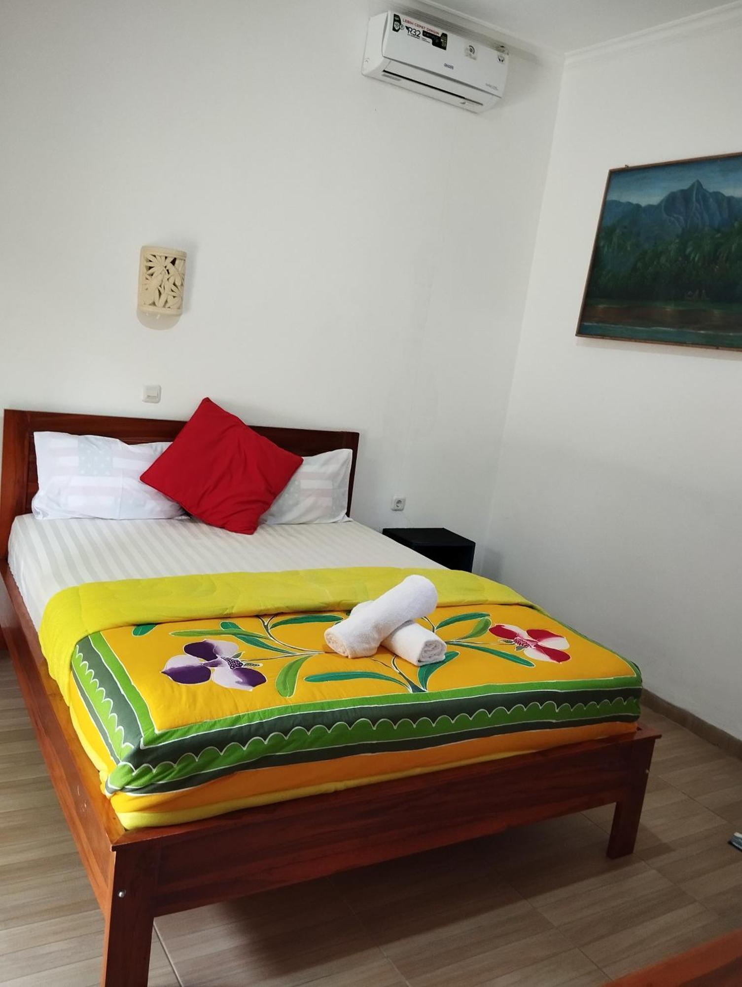 Tunjung Guest House Lovina Beach 불레렝 외부 사진